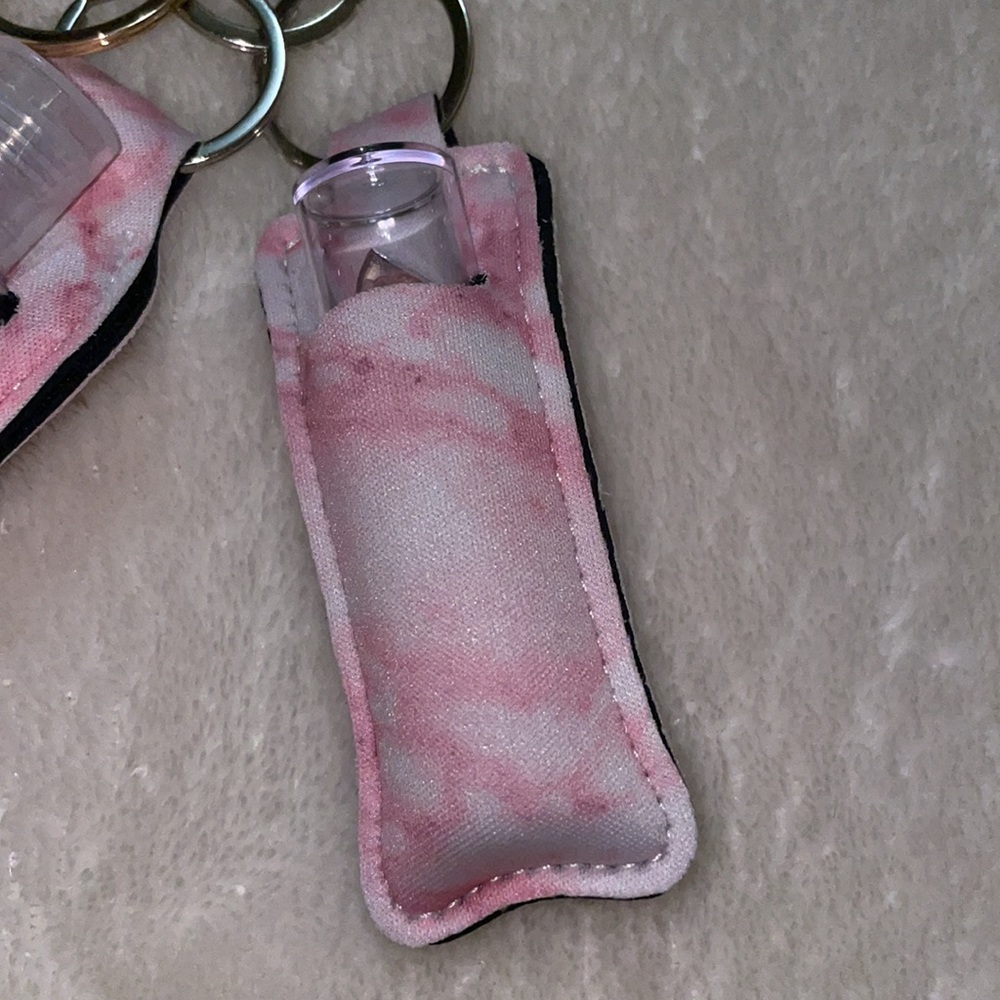 Marble Pom Pom Keychain - Picture 2 of 6